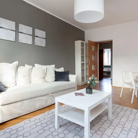 Saska Kepa Modern By Bookinghost *