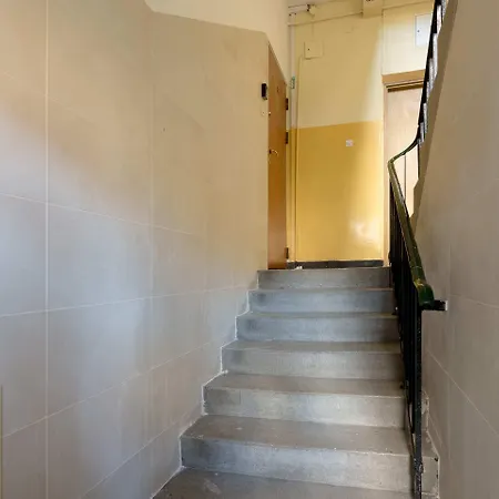 Saska Kepa Modern By Bookinghost *