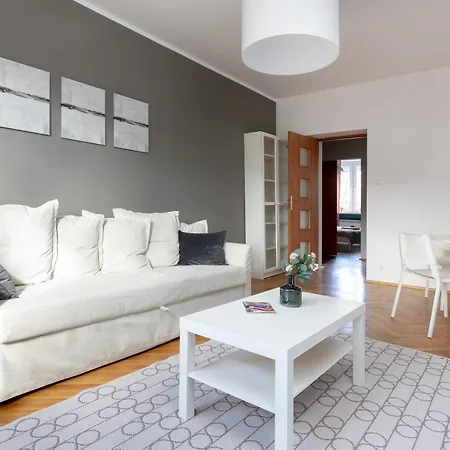 Saska Kepa Modern Apartment