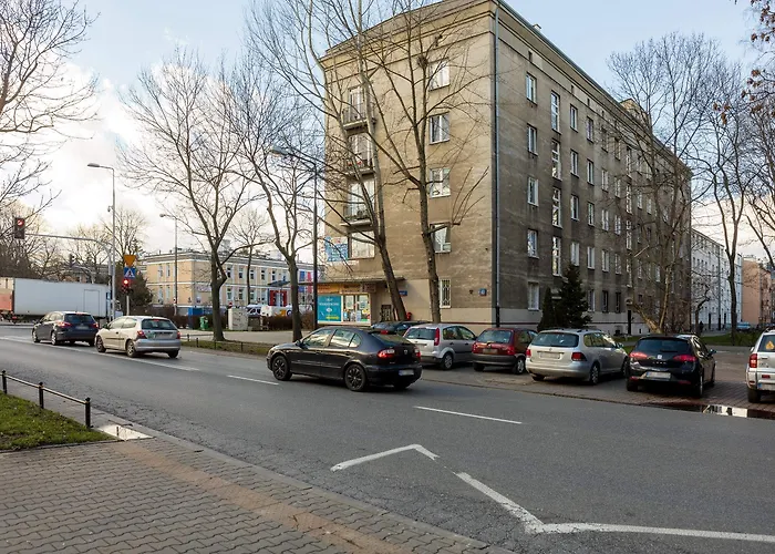 Saska Kepa Modern By Bookinghost *