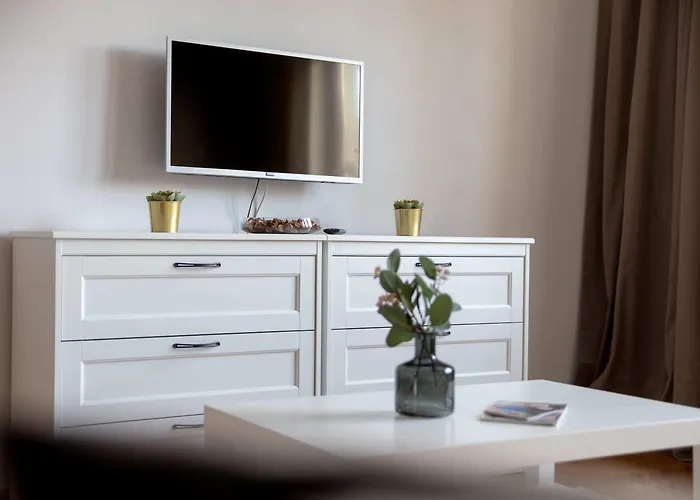 Saska Kepa Modern By Bookinghost