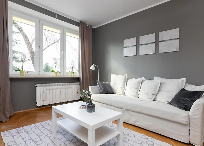 Saska Kepa Modern By Bookinghost *