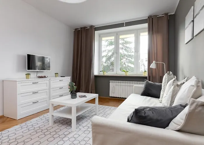 Saska Kepa Modern By Bookinghost *