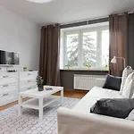 Saska Kepa Modern By Bookinghost *